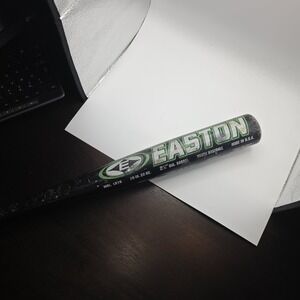 Easton Magnum Youth Baseball Bat LK16 29 inch 22 oz 2-1/4 Barrel Black Green